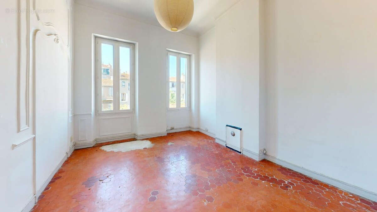 Appartement à MARSEILLE-6E