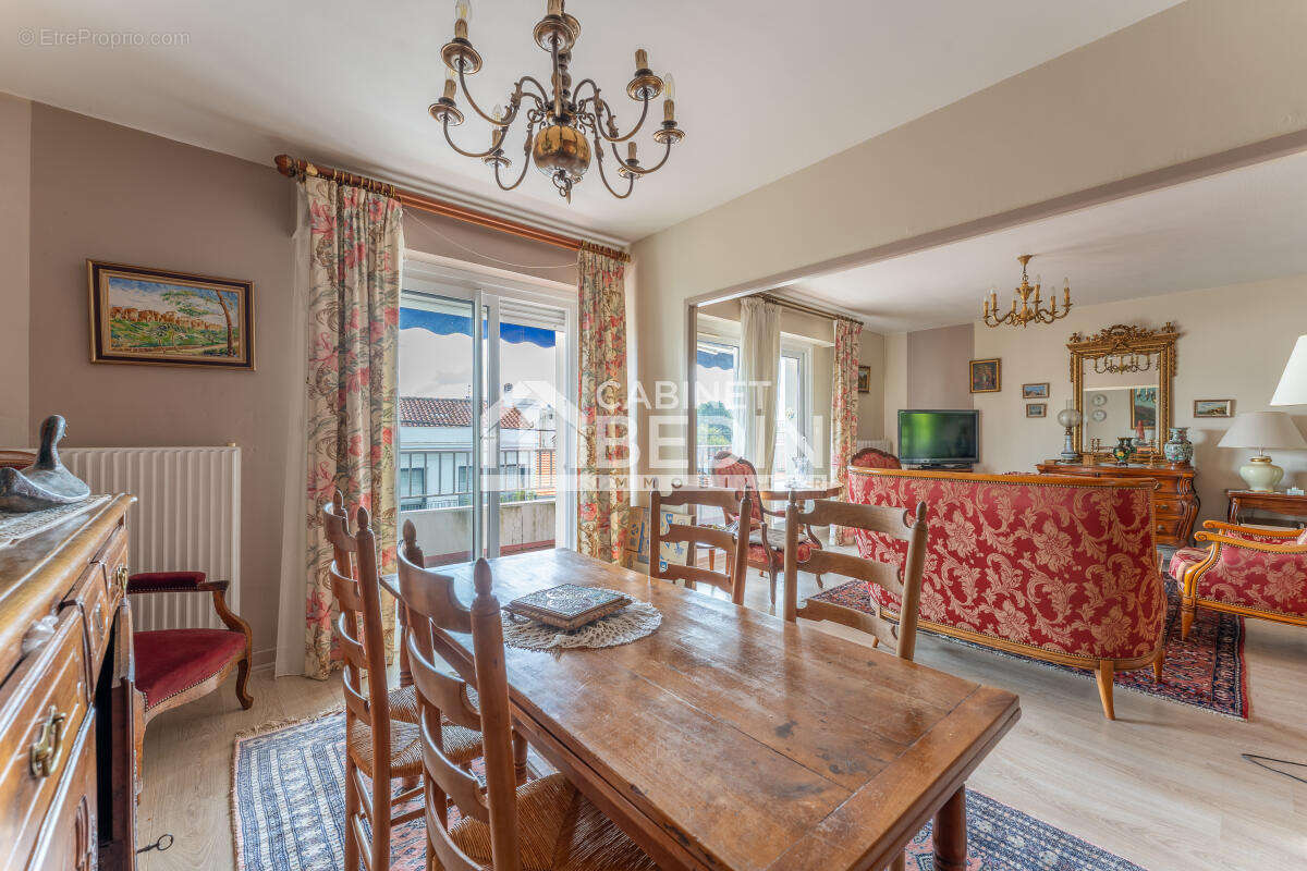 Appartement à BORDEAUX