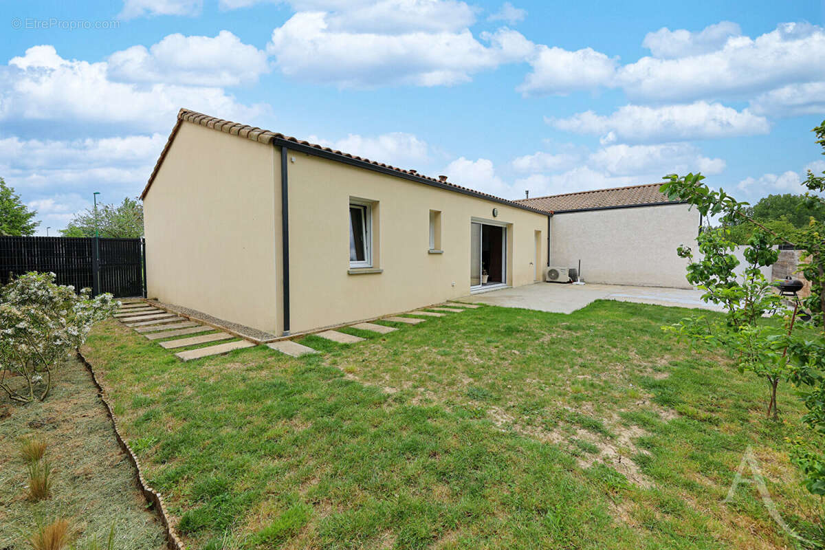 Maison à LEGE
