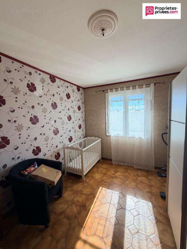 Villa Saint Hilaire De Brethmas 5 pièce(s) 103 m2 3 chambres + 1 BUREAU - photo 15