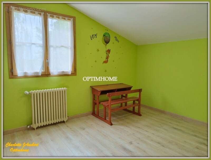 Maison à LA ROCHE-CHALAIS