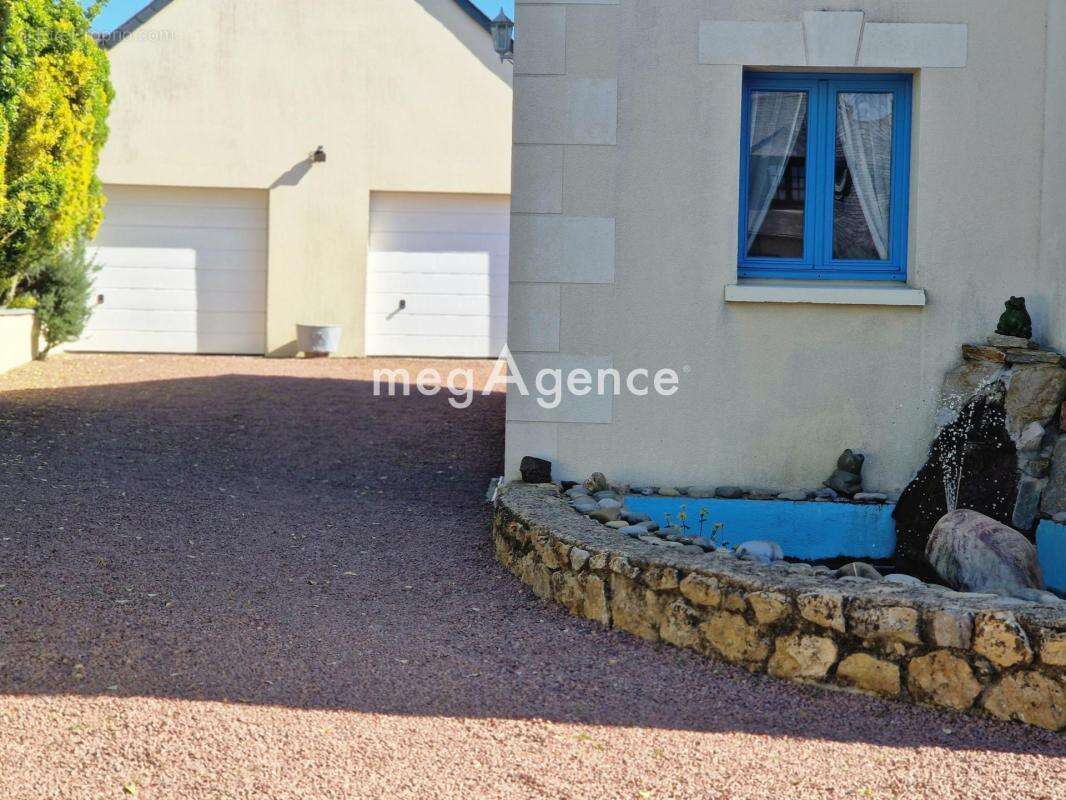 LONGUE JUMELLES centre ville. Lot de 2 maisons avec piscine sur un terrain de 1260 m² - photo 3