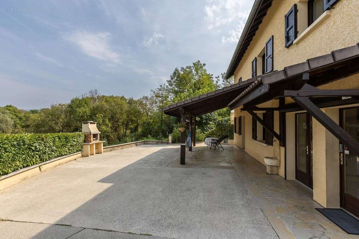 Maison à BOUVESSE-QUIRIEU