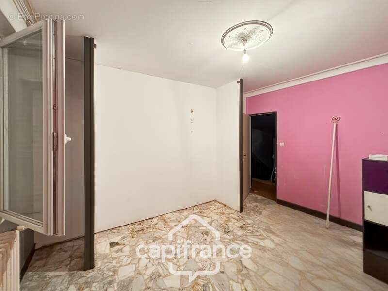Maison de 124m² habitables à rafraichir - 5 pièces - 4 chambres - jardin, Terrain de 775 m²  - FONTCOUVERTE (17) - photo 9