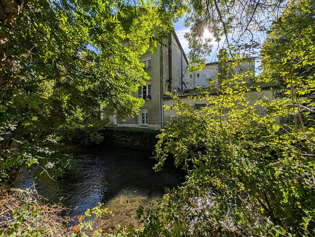 Appartement à LA MOTHE-SAINT-HERAY