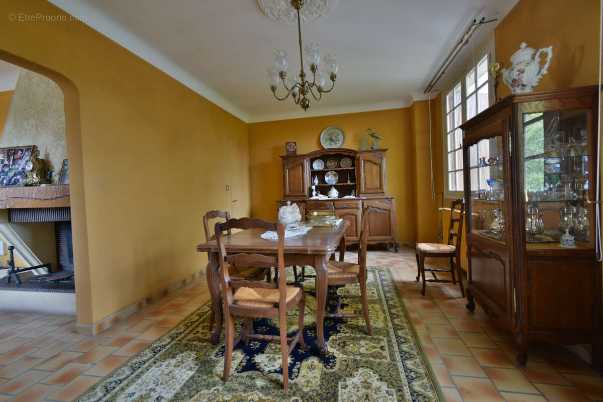 Maison à COURS-DE-PILE