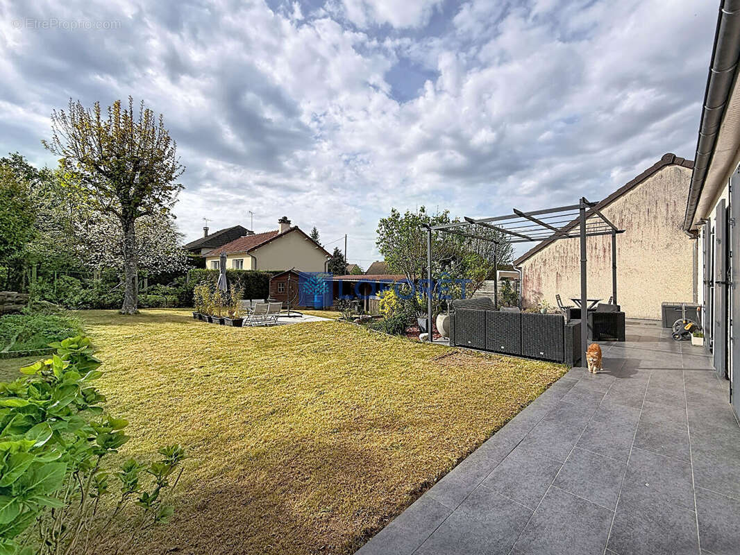 Maison à DAMMARIE-LES-LYS