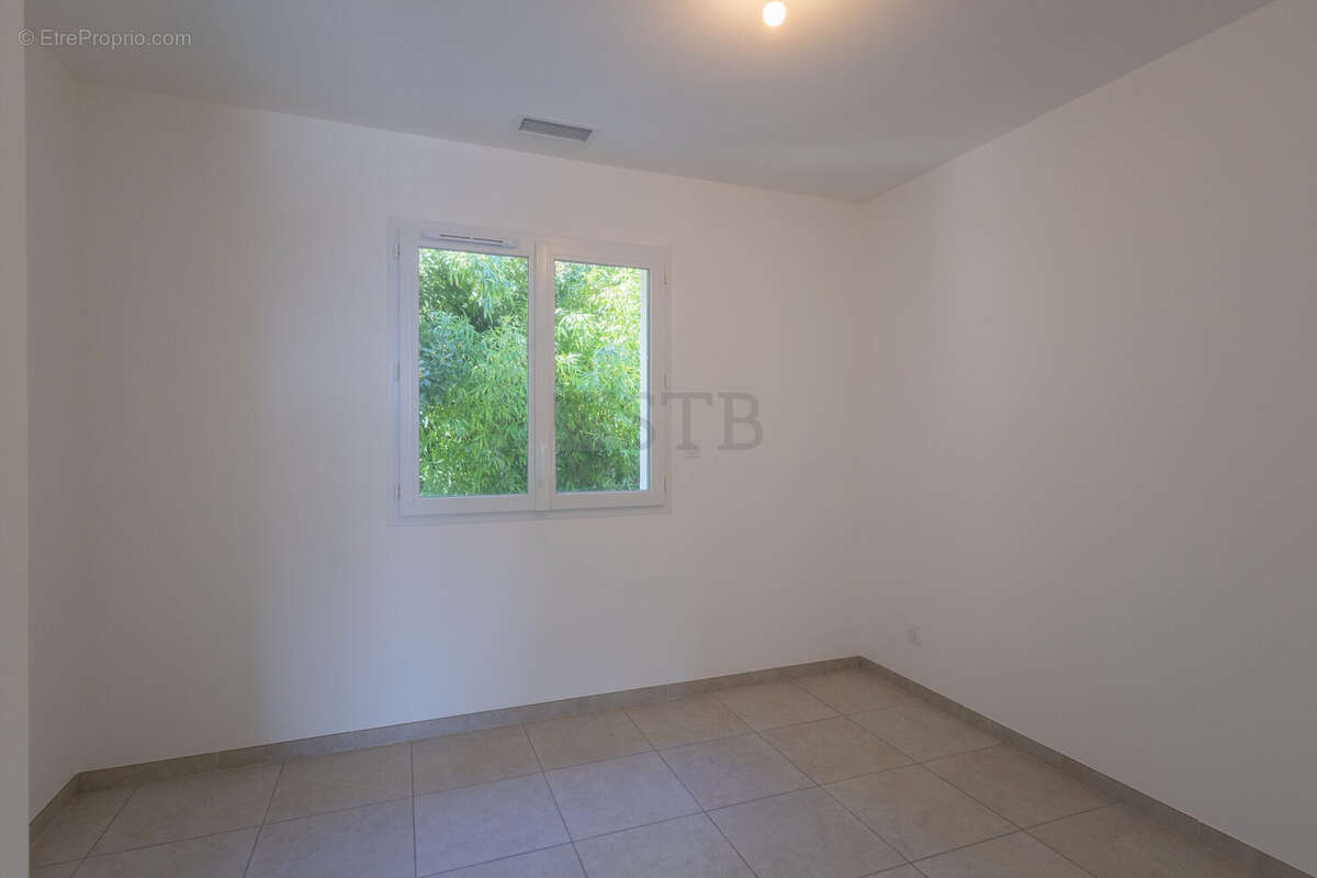 Maison à SAINT-GEORGES-LES-BAINS