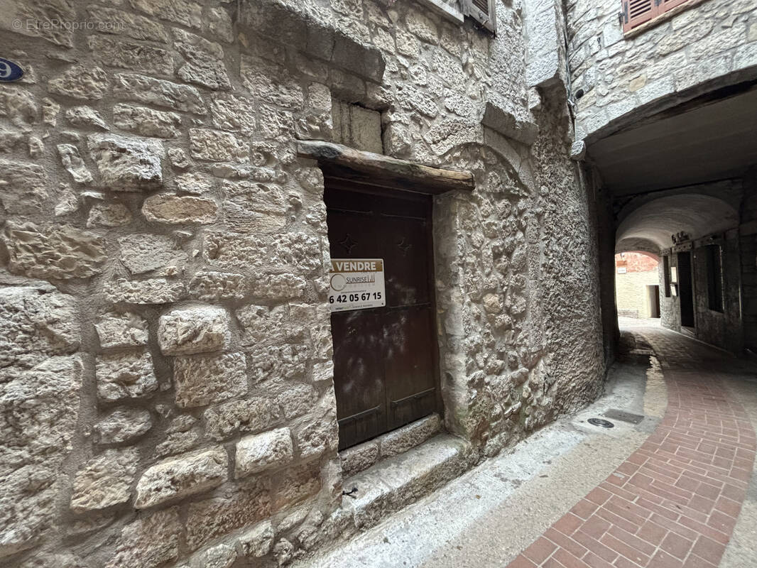 Autre à PEILLE