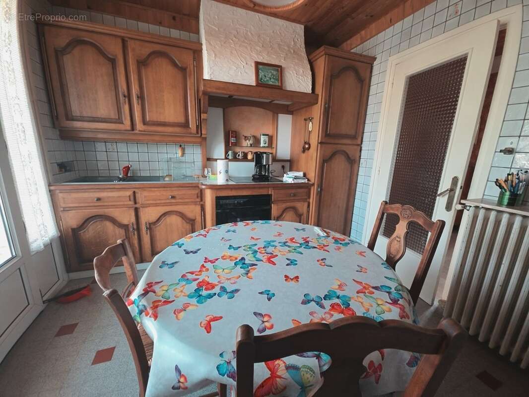 MAISON AUREC SUR LOIRE ,3 CHAMBRES,10MN Centre bourg Aurec sur Loire ,terrain plat et piscinable 935M2 - photo 9