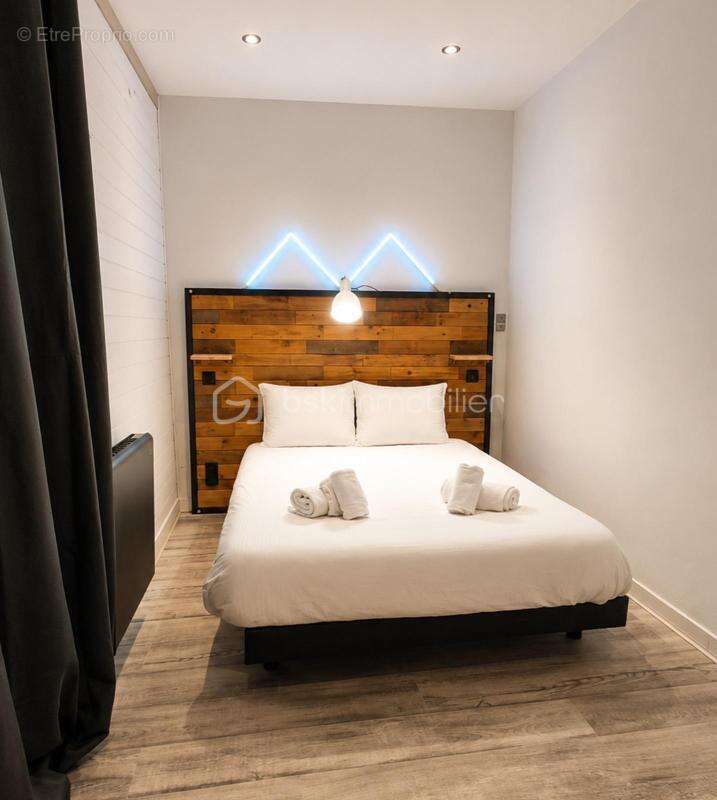 Investissement locatif- un local commercial- 2 appartements- 1 studio - 1 cave- entièrement meublé - photo 9
