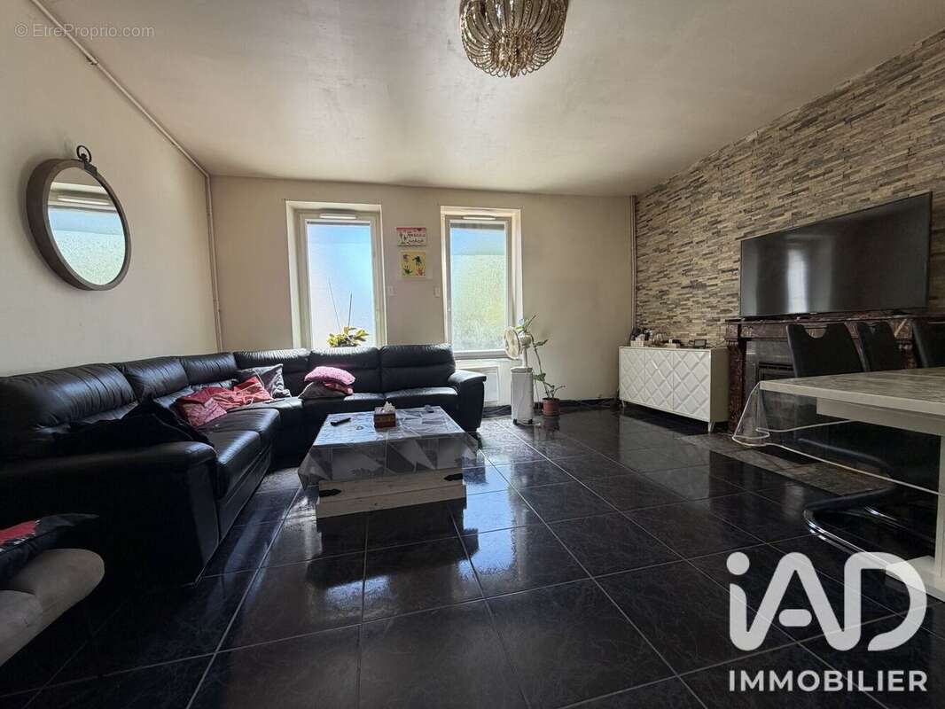 Maison 117 m² à Le Peage-De-Roussillon  - photo 3