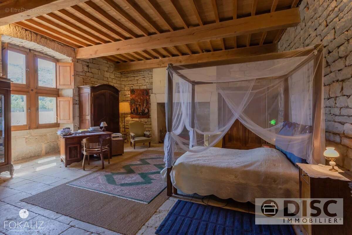 Belle demeure de caractère avec jardin de 1500 m². - photo 9