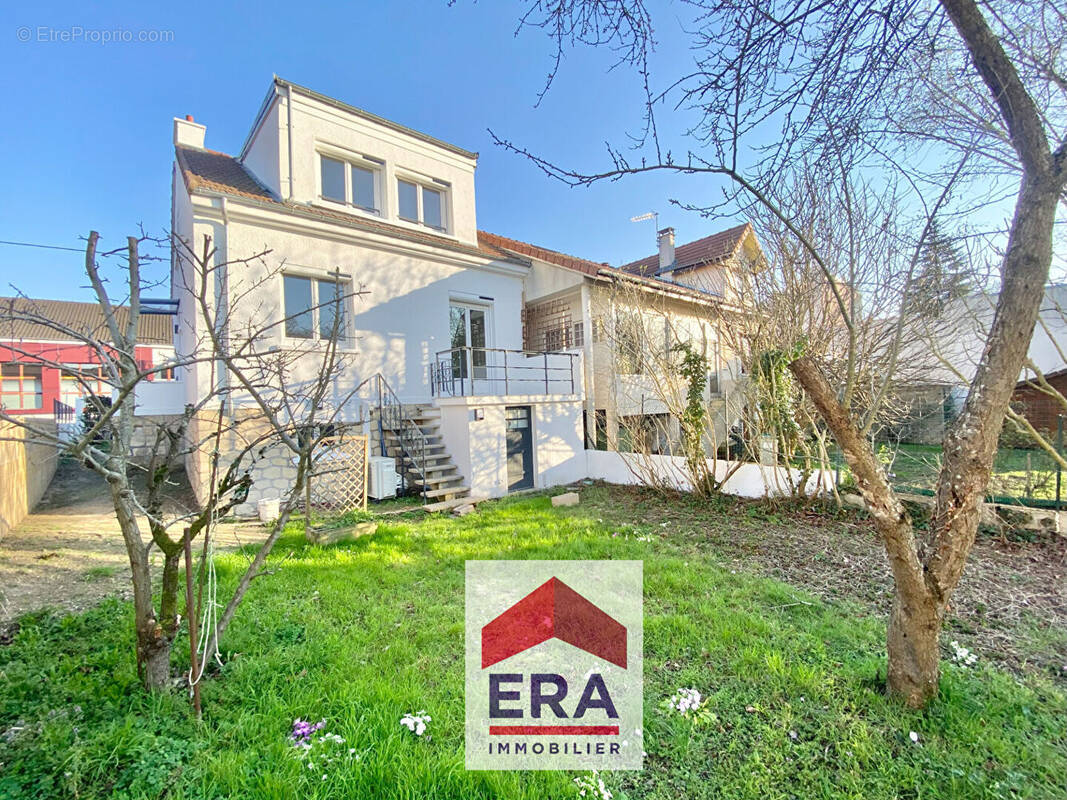 Maison à SARTROUVILLE