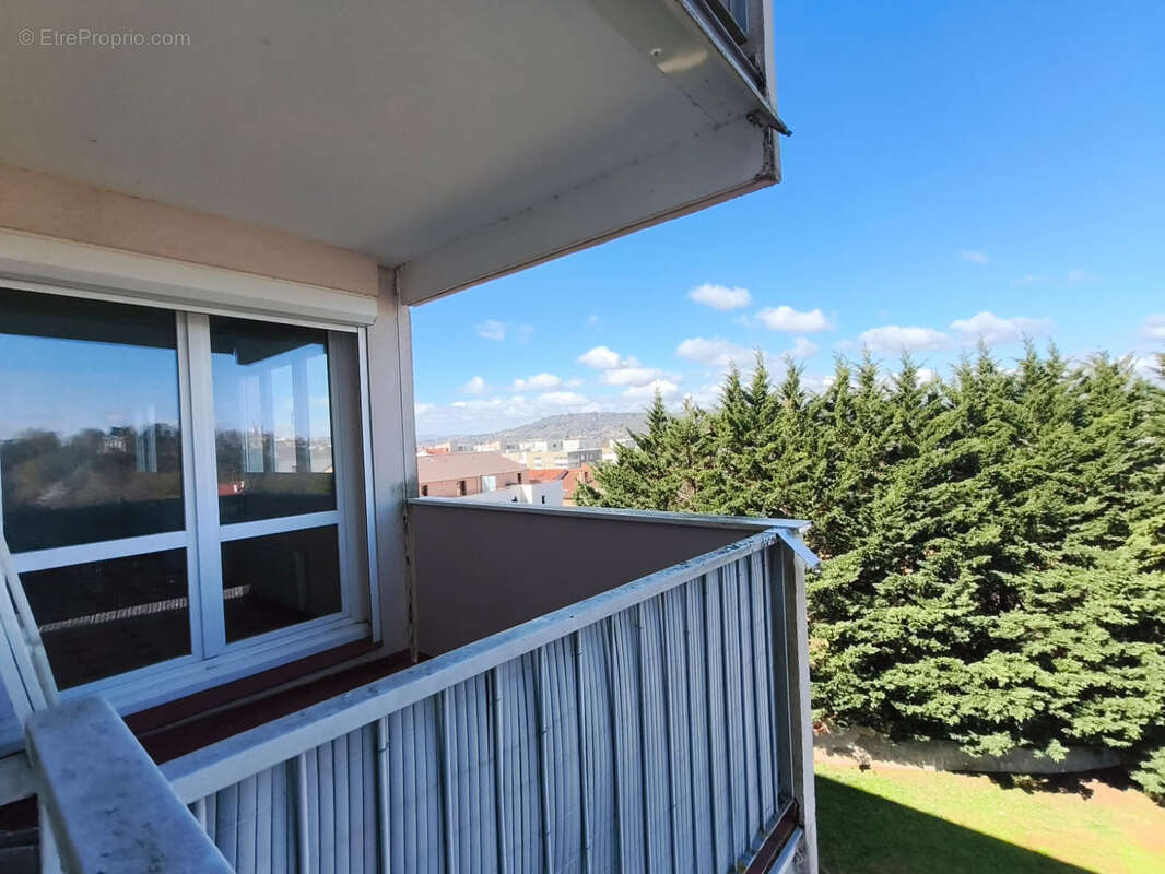 Appartement à SATHONAY-CAMP