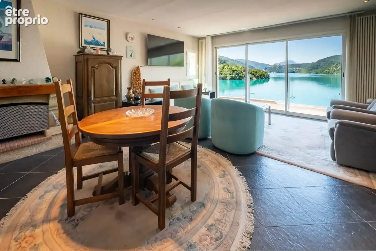 Maison 225 m² à Saint-Julien-Du-Verdon  - photo 3