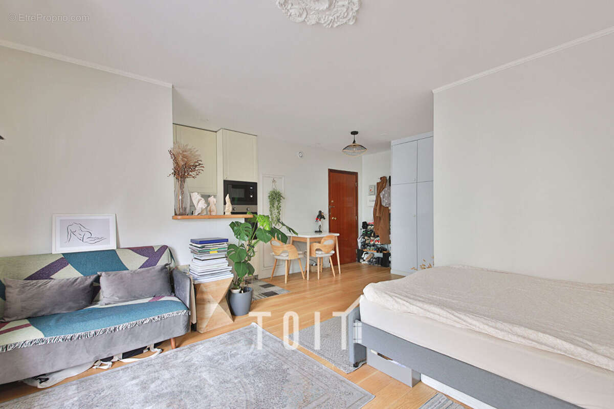 Appartement à PARIS-14E