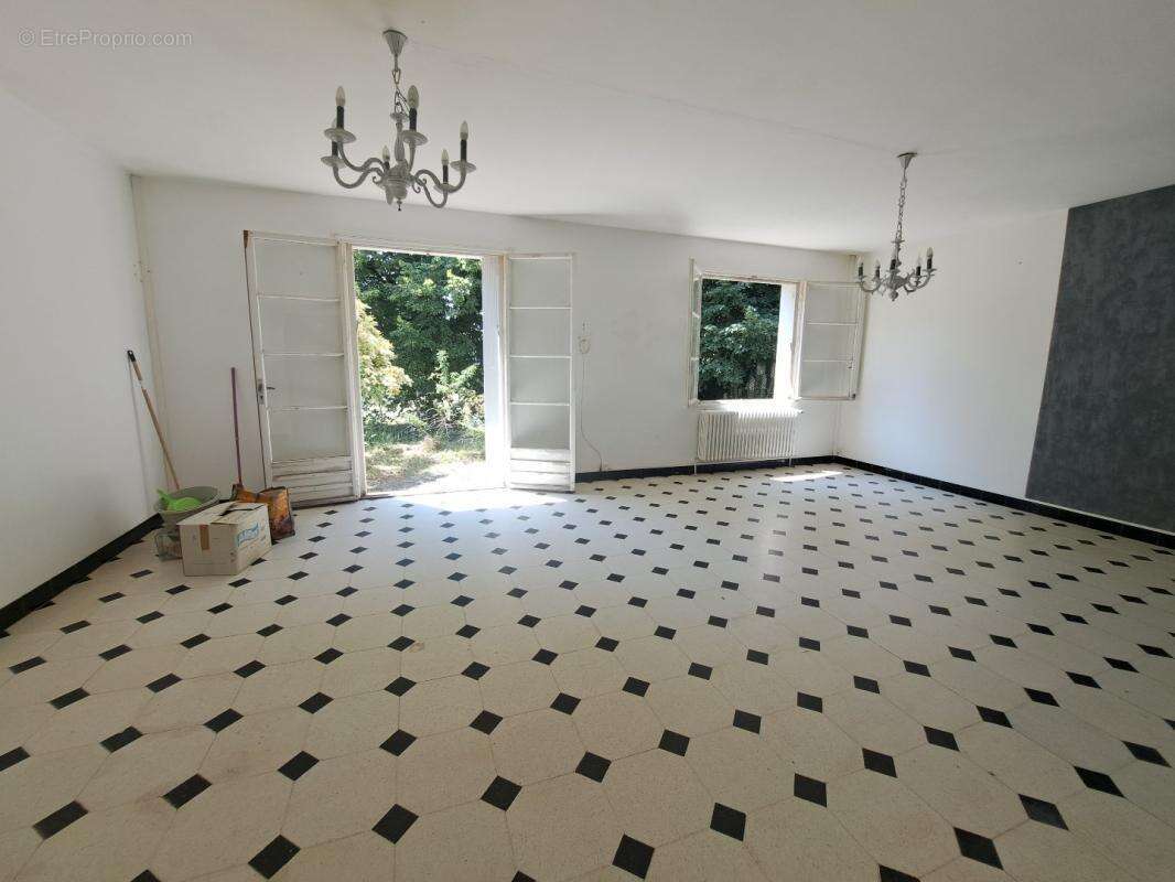Maison à SEGONZAC