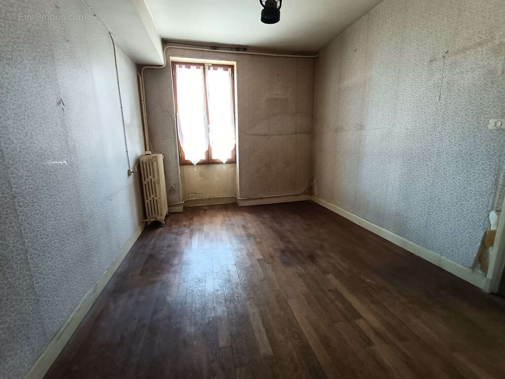 Maison à SAINT-POURCAIN-SUR-SIOULE