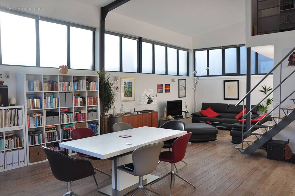 Maison à LE MESNIL-LE-ROI