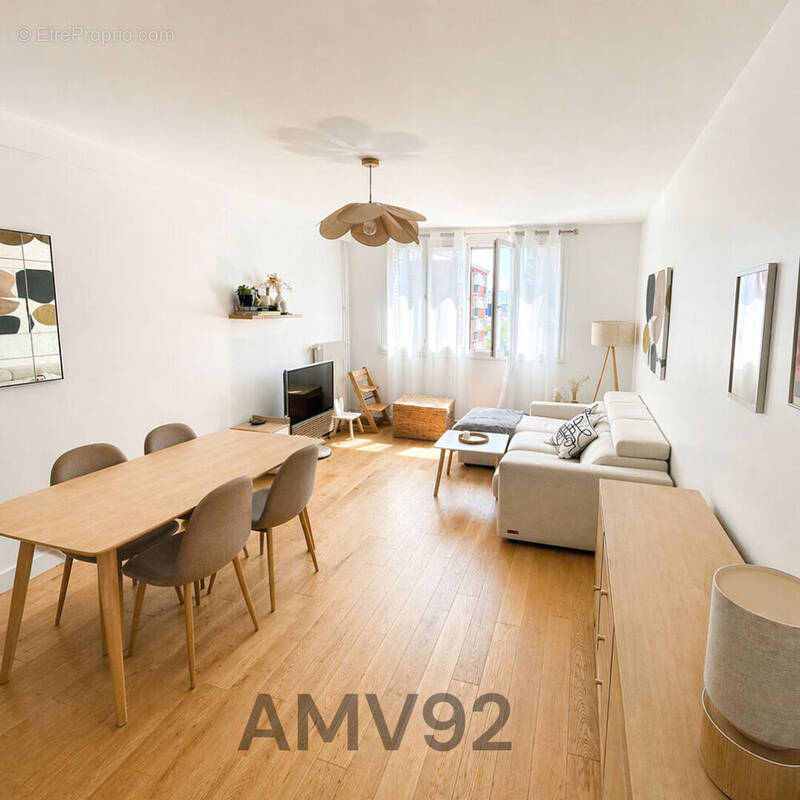 Appartement à LA GARENNE-COLOMBES