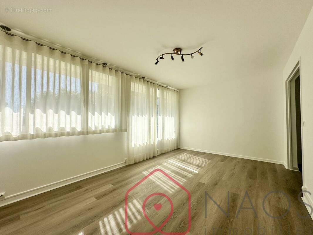 Appartement à LE PLESSIS-ROBINSON