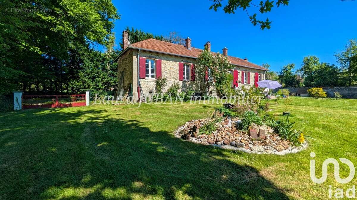 Maison 140 m² à Salins  - photo 2
