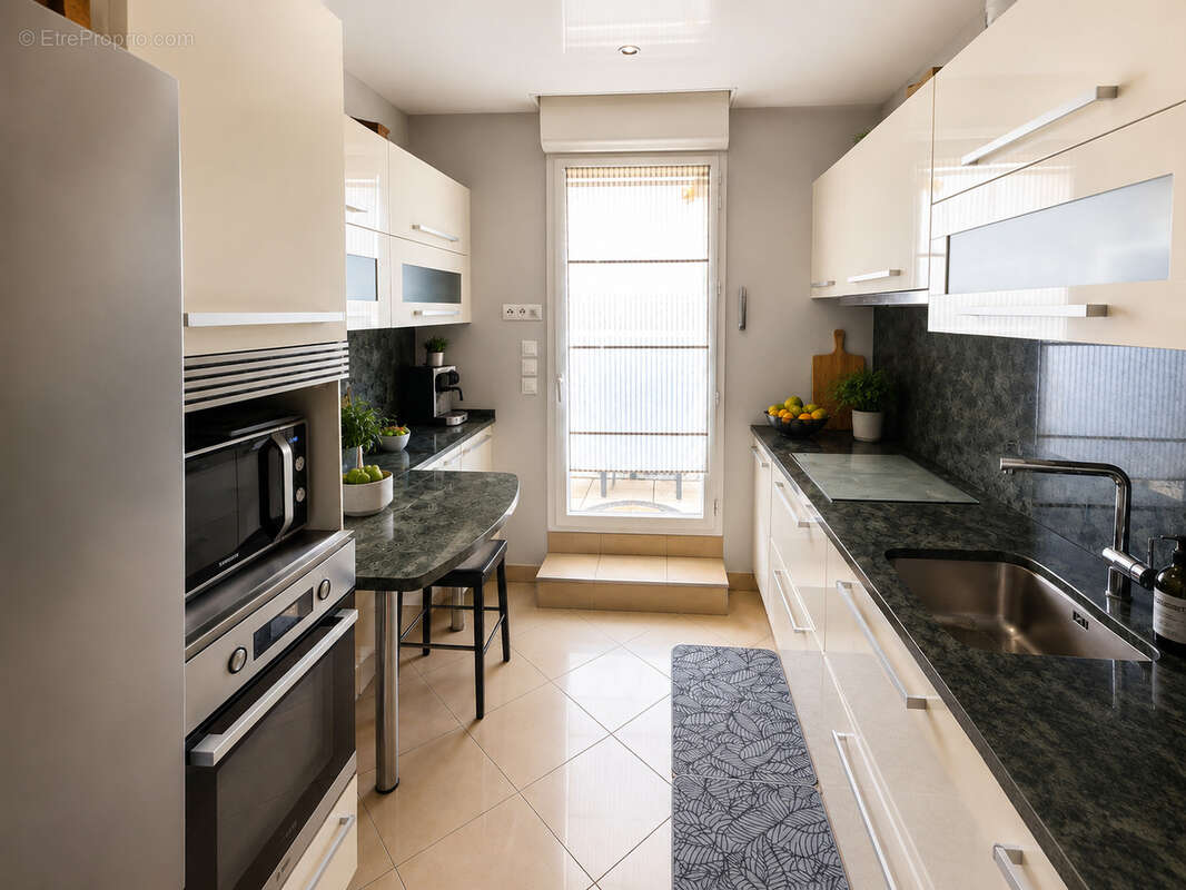 Spécial investisseur   Appartement T4 avec terrasse et garage double à Bruges - photo 4