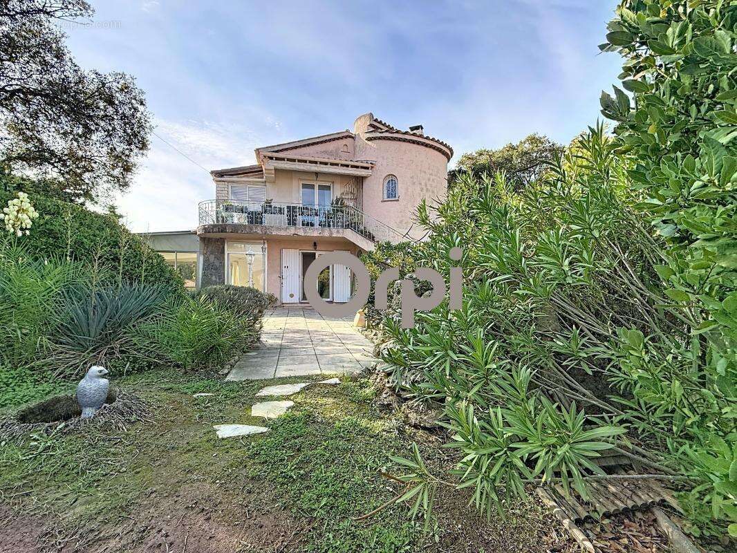 Appartement à FREJUS