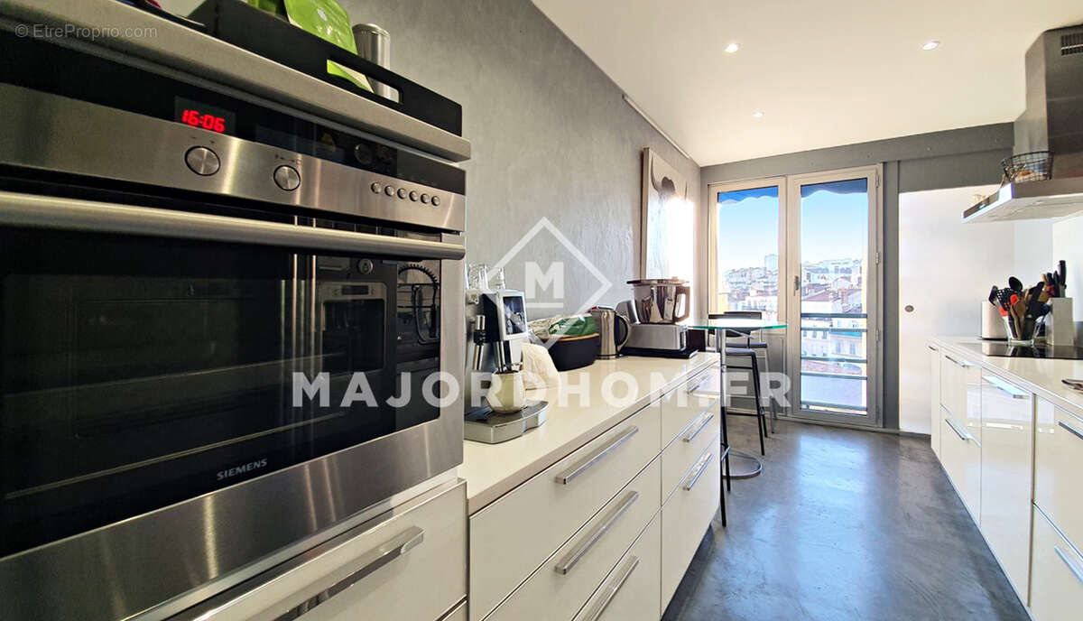 Appartement à MARSEILLE-6E