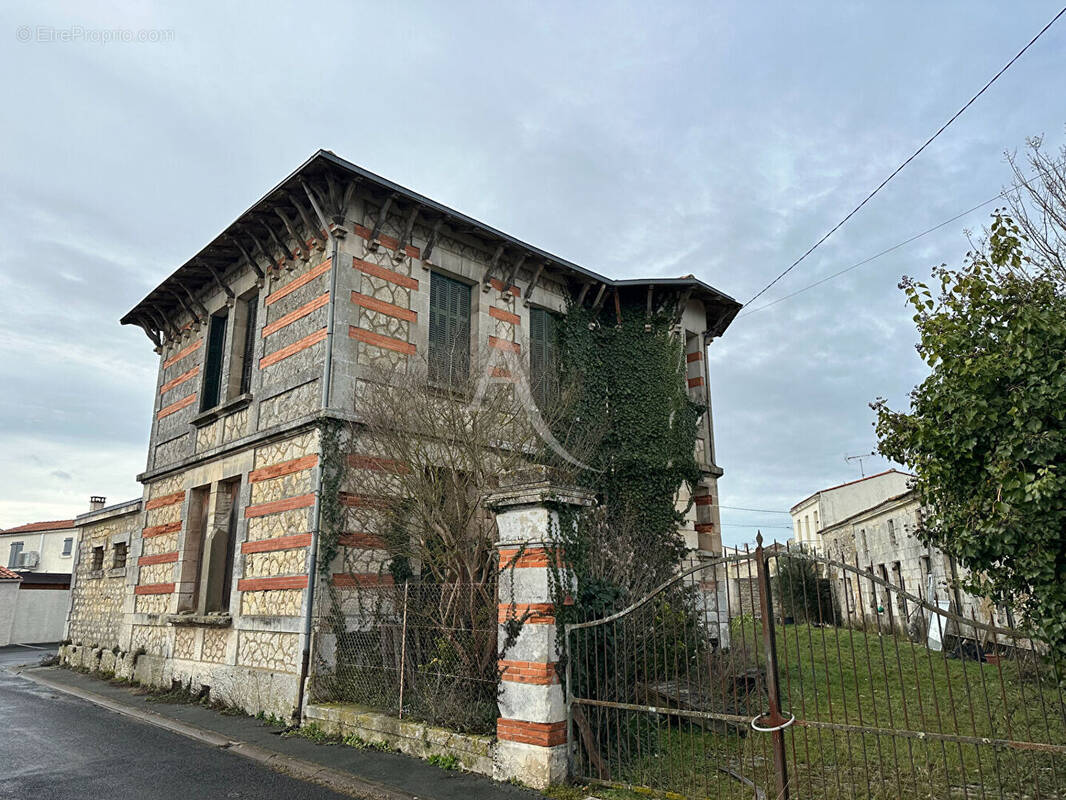 Maison à ROCHEFORT
