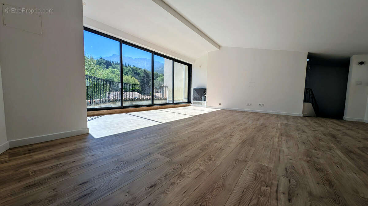 Maison à LAROQUE-DES-ALBERES