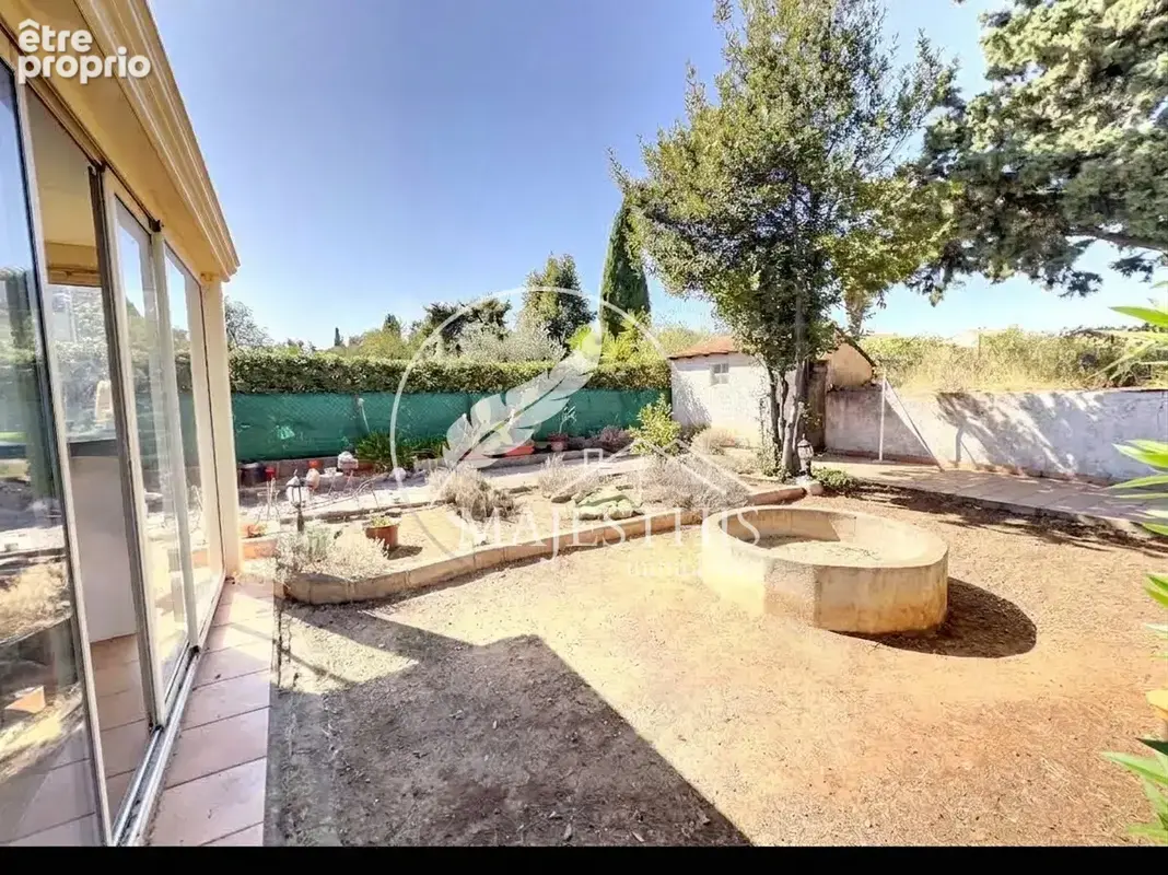 Hyères (secteur lycée horticole) — maison t4 avec jardin, veranda et garage — - photo 3