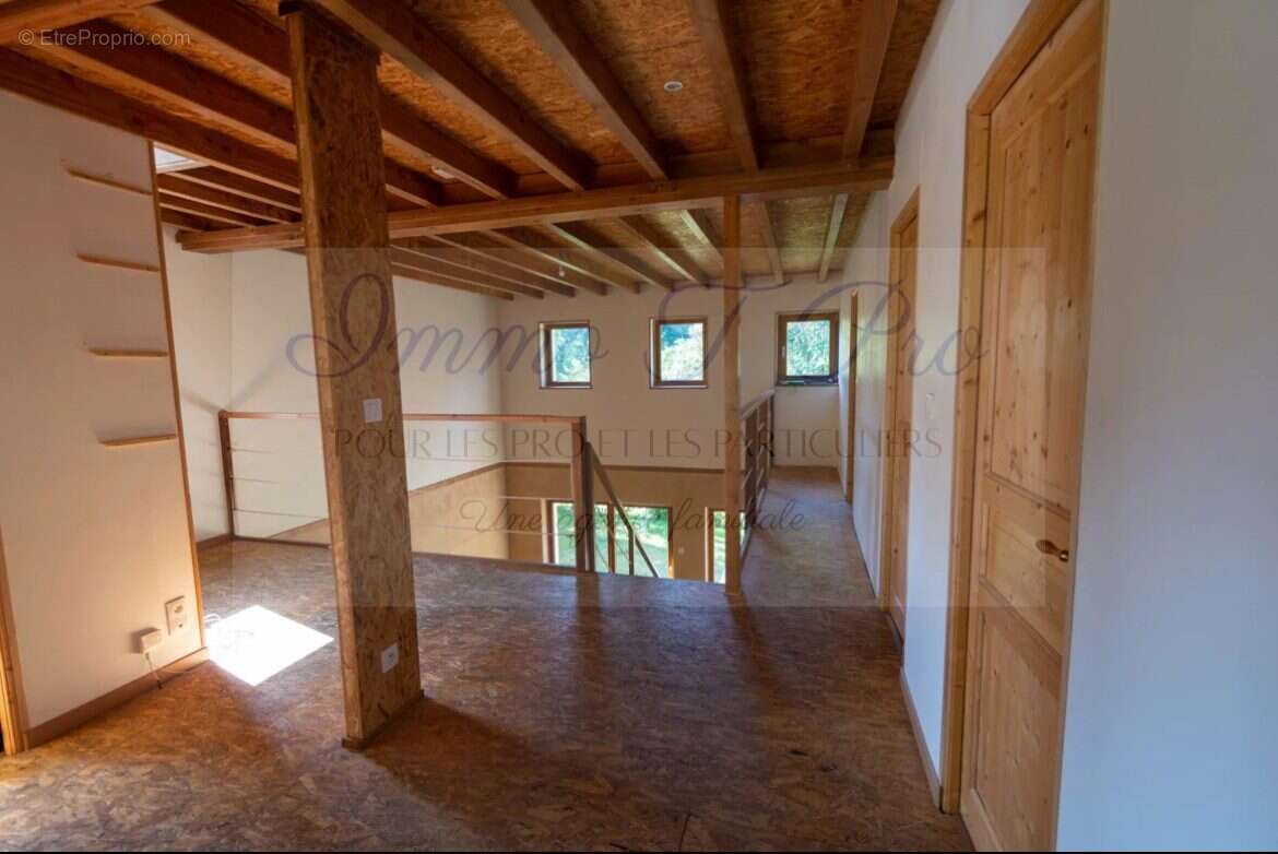 Maison à LE MESNIL-ESNARD