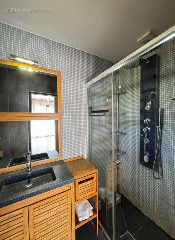 Maison à SAINT-LAURENT-DES-ARBRES