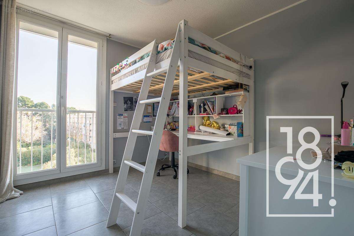 Appartement à MARSEILLE-11E