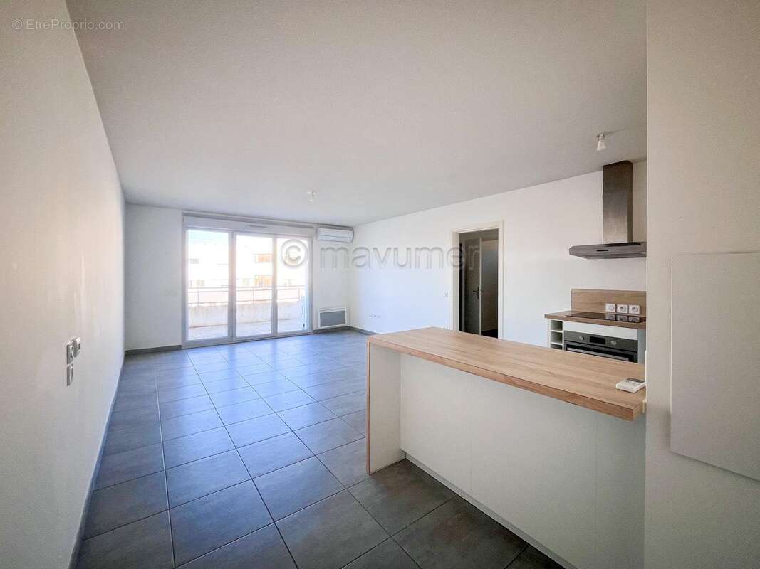 Appartement T3 - terrasse - box double - dernier étage -Les Camoins - 13011 Marseille n°9 - Appartement à MARSEILLE-11E