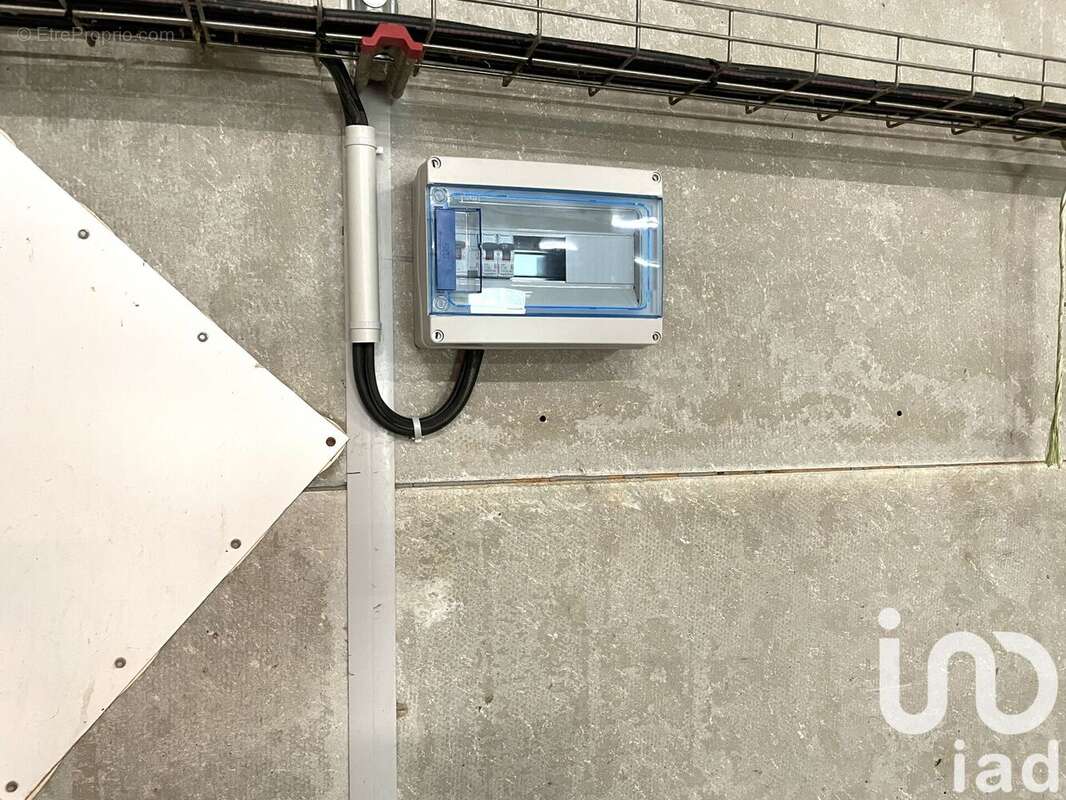 Photo 4 - Parking à LA ROUXIERE