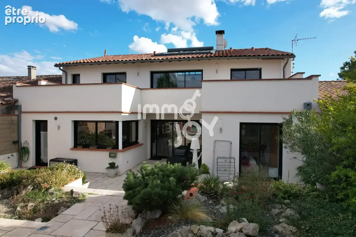Villa d'architecte 225m2 - 1250m2 - piscine couverte- garage 40m2 - photo 2