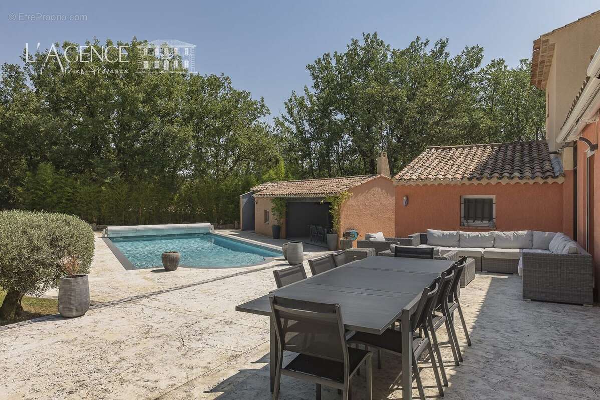 Maison 208 m² à Peynier  - photo 4
