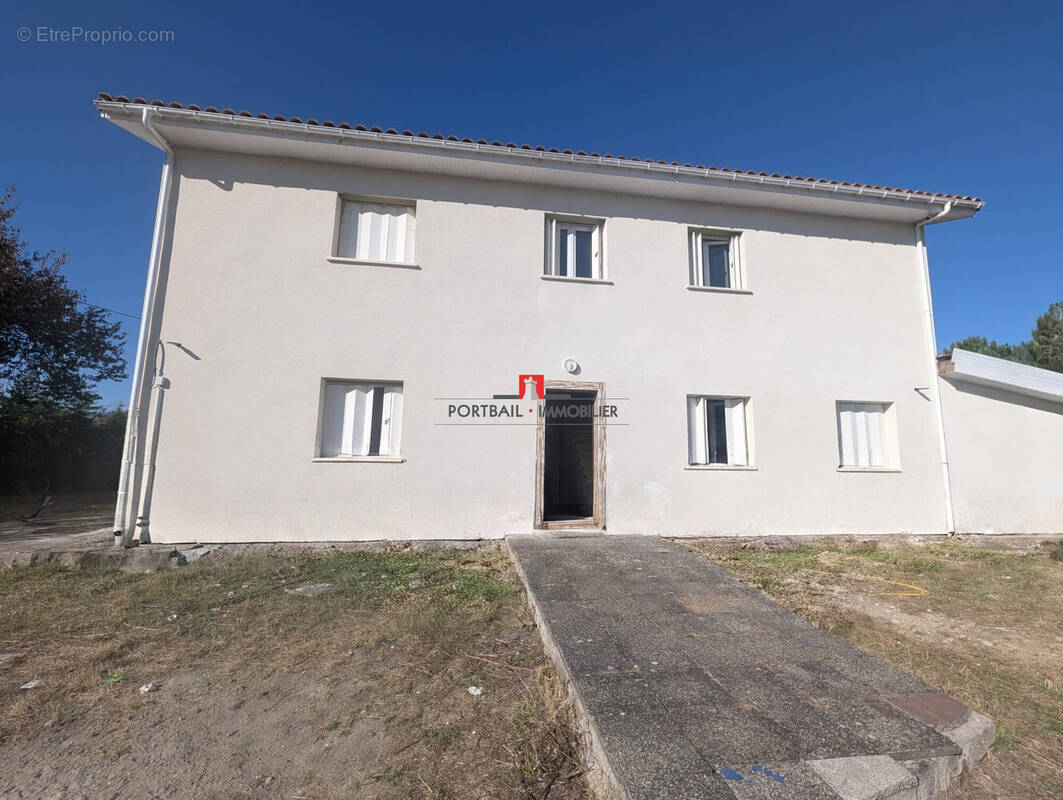 Maison à ETAULIERS