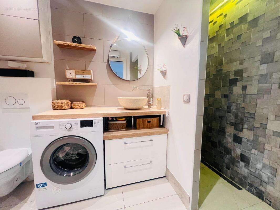 Appartement à VILLENEUVE-LOUBET