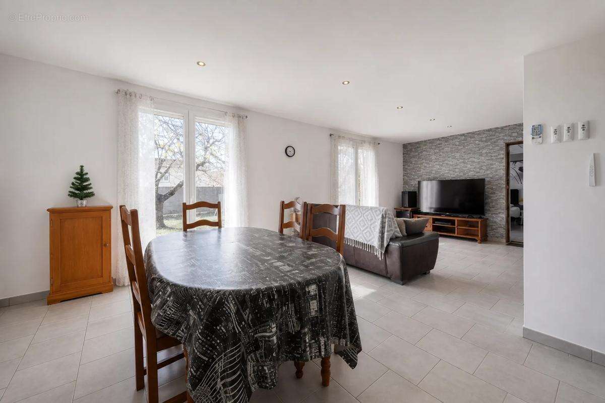 Spacieuse maison avec 7 chambres à Boussens - photo 3