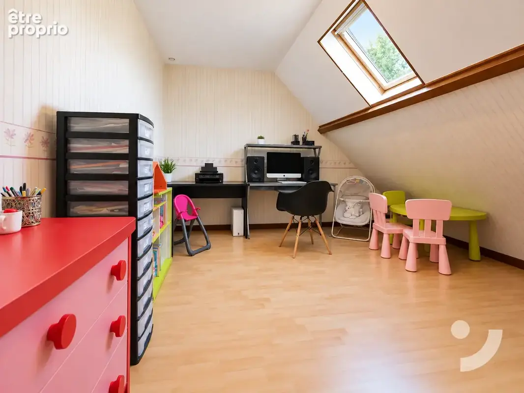 Maison familiale de 187 m2 avec grand terrain, confort de plain-pied et sous-sol complet à Aÿ - photo 17