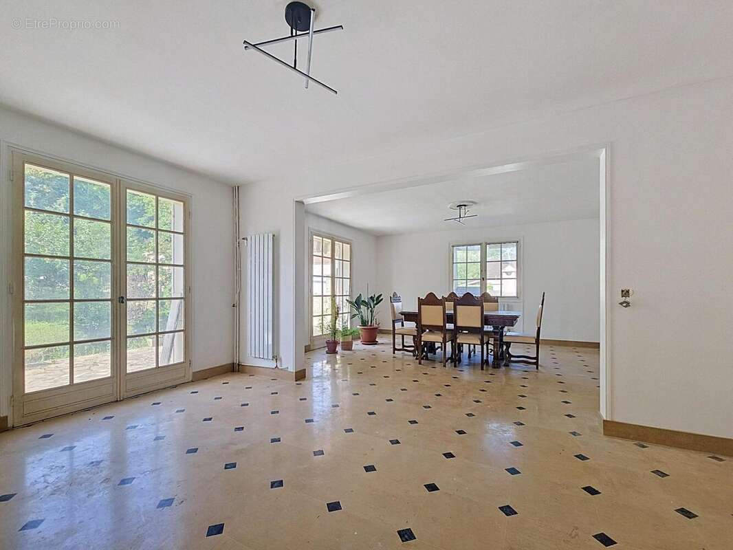 Maison 275 m² à Provins  - photo 5