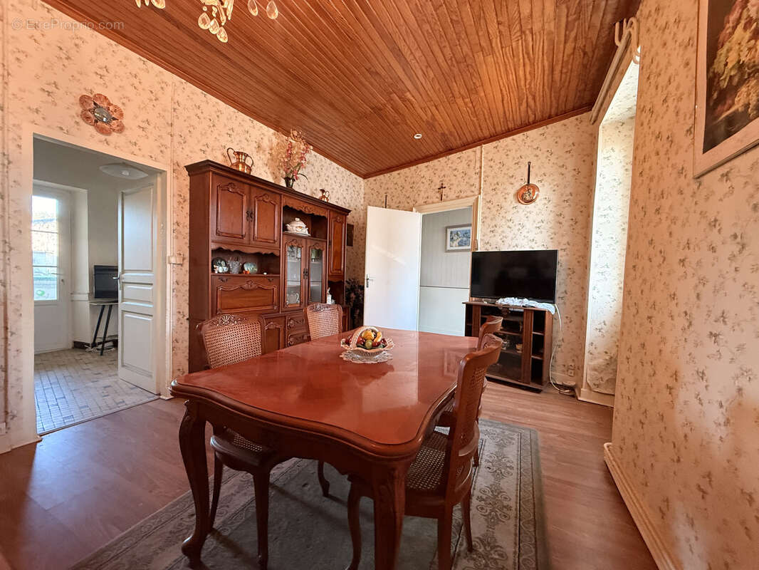 Maison à LAROQUE-TIMBAUT
