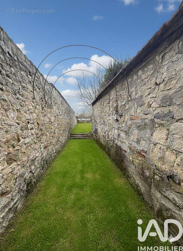 Photo 8 - Maison à NEUILLY-SAINT-FRONT