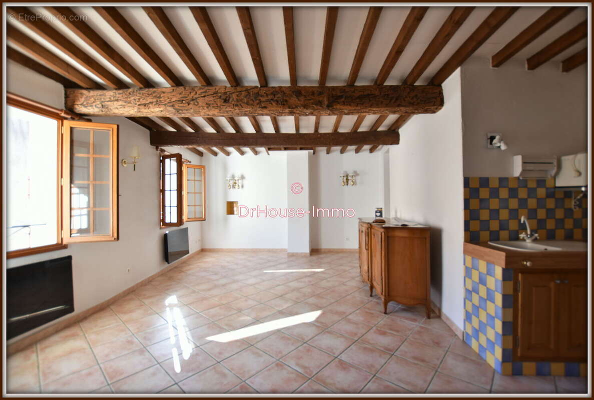 Appartement à LORGUES