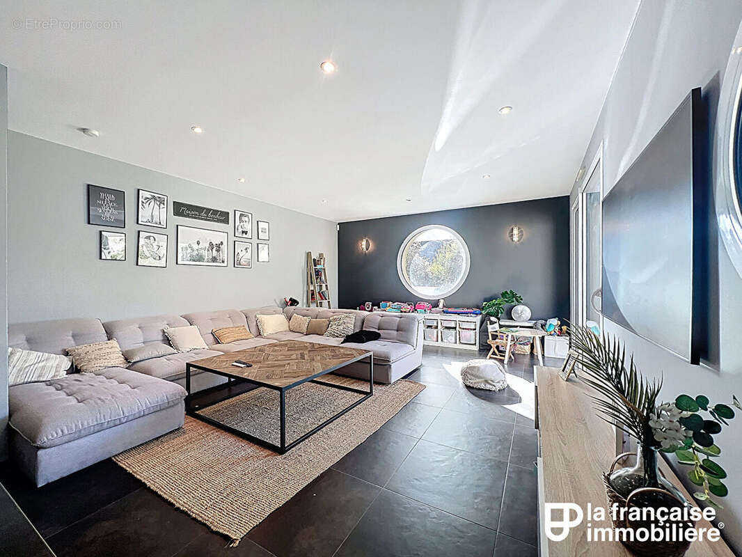 Maison à SAINT-GILLES