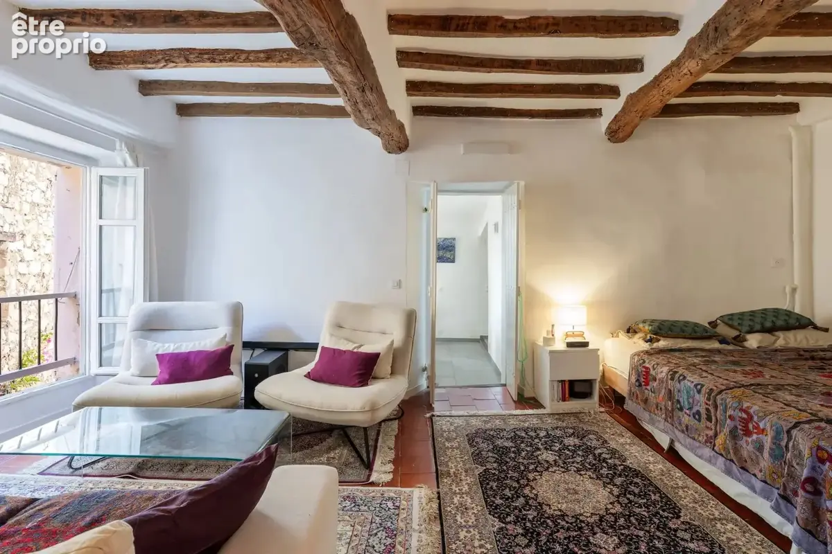 Tourrettes-sur-Loup - Maison de village rénovée avec vaste cave de 40 m² - photo 3